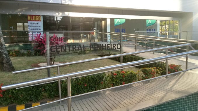 Avenida Anita Garibaldi, 1211